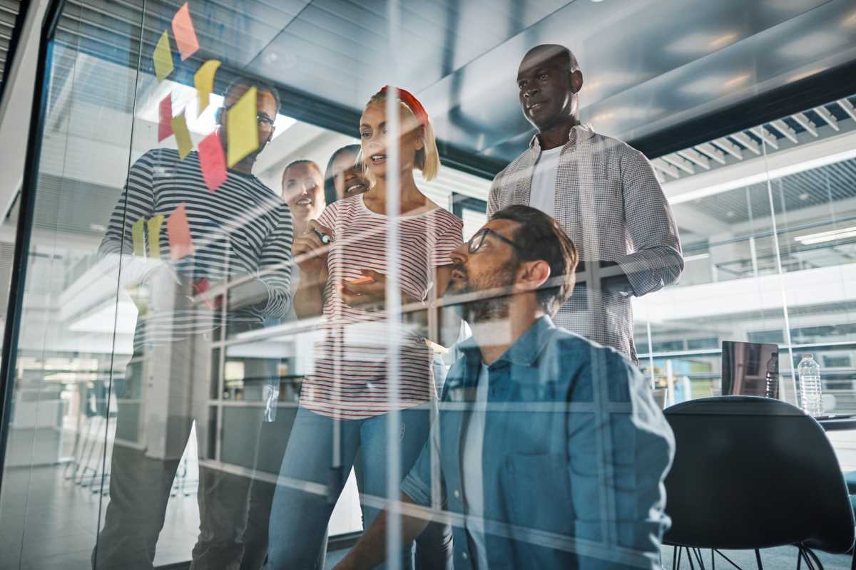 How to Choose Between Startup Environments and Large Corporations