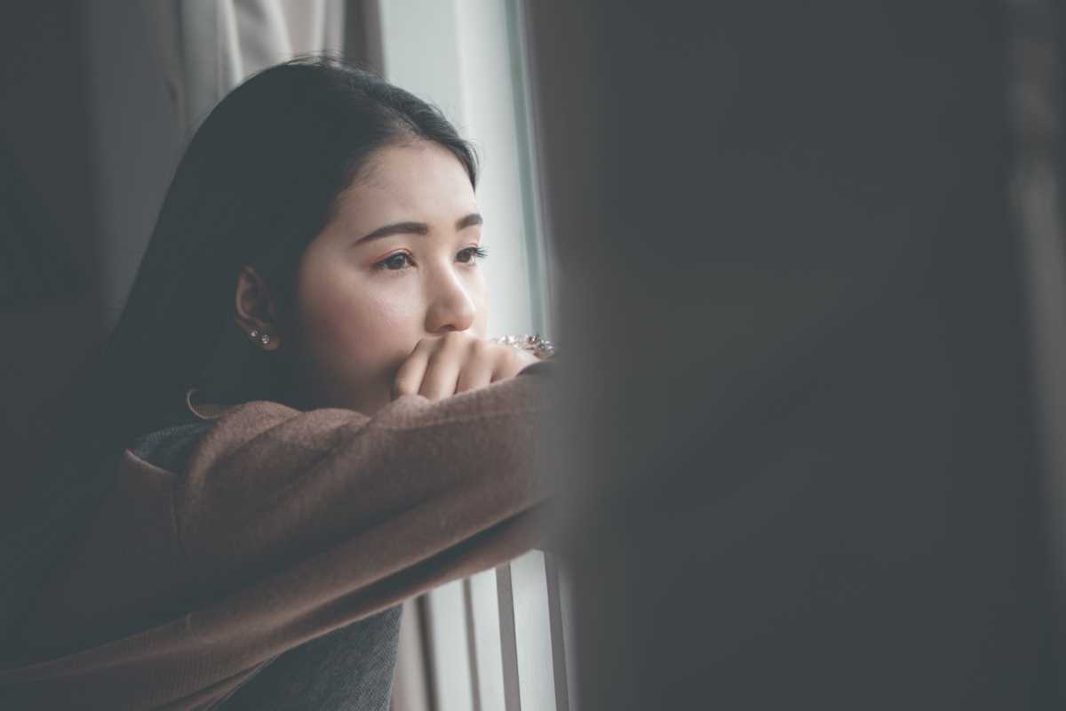 9 Ways to Cope with Homesickness and Stay Connected